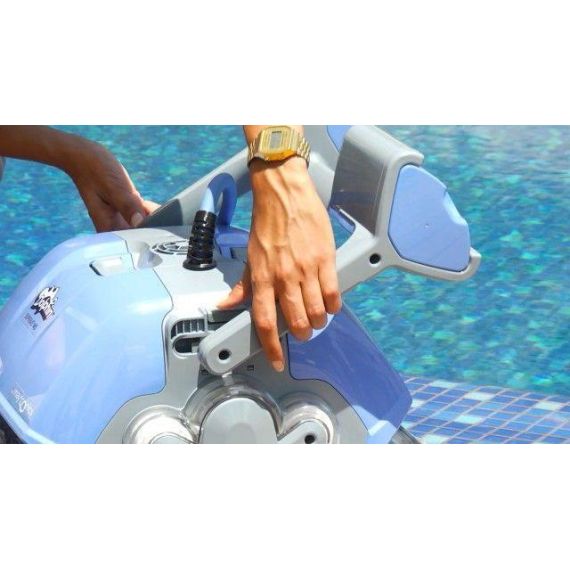 Компактный и стильный робот-пылесос Dolphin
